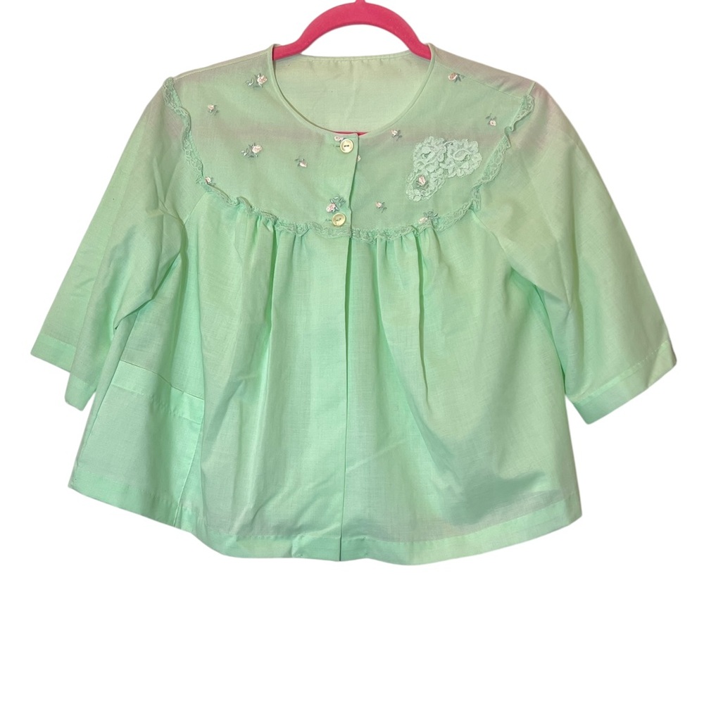 70s Vintage 2 Button Closure Lounge Top Size 32/34 Light Green Cottagecore